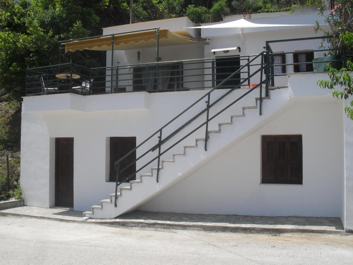 Kamari Guesthouse Κεραμίδι Εξωτερικό φωτογραφία